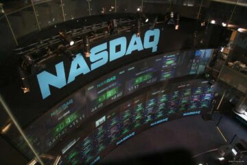 Nasdaq Selloff Exposes Leverage Risk in AI Trade, Pressures Bitcoin — Bitcoin